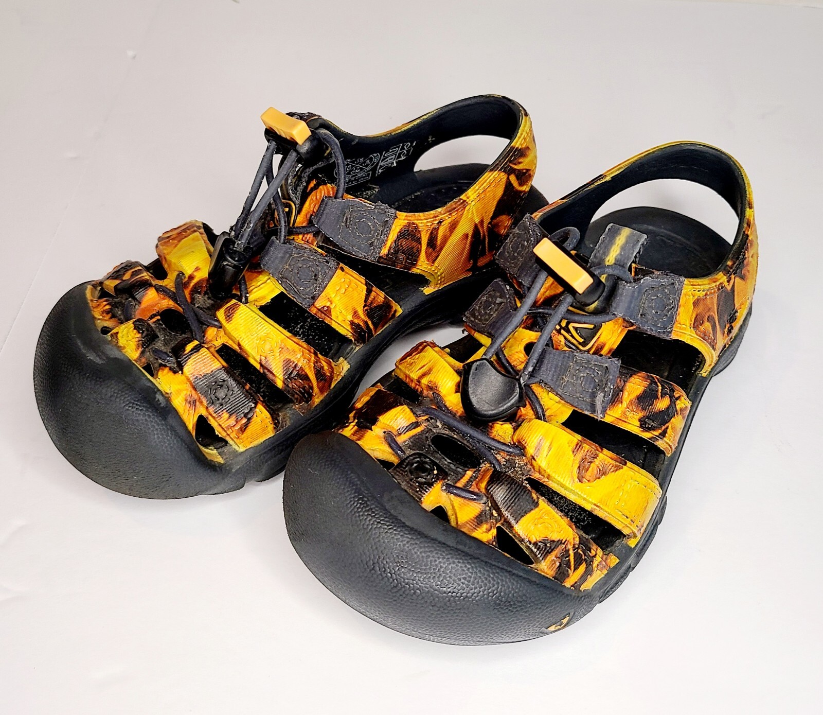 KEEN SANDALI PER BAMBINI APPASSIONATI TAGLIA 10 ARANCIONE NERO DESIGN FUOCO TUTTI TRAMA APERTA LACCI