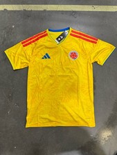 Colombia National Team Fan Jersey Medium Slim Fit