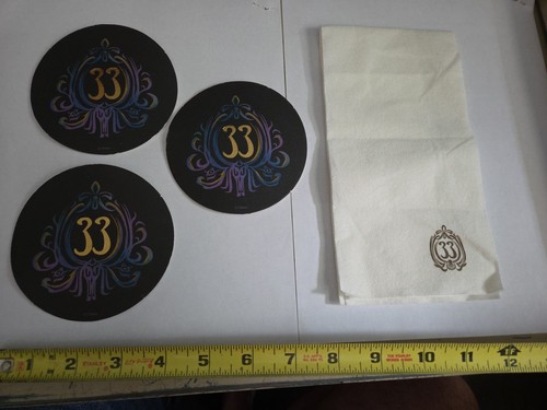 3 posavasos exclusivos de Disney Club 33 y nuevo pañuelo para servilletas miembro del Club Disneyland