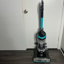 Aspiradora vertical rebobinada Bissell CleanView modelo 36762