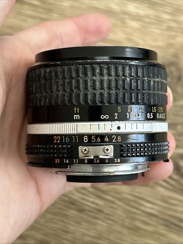 Leggi Nikon Ai-S Ais Nikkor 24mm f2.8 MF obiettivo grandangolare - Foto 3 di 6