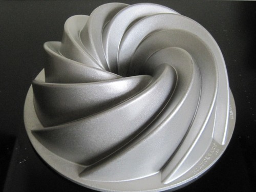 Nordic Ware Heritage Bundt  Gugelhupf, sehr guter Zustand - Bild 1 von 5