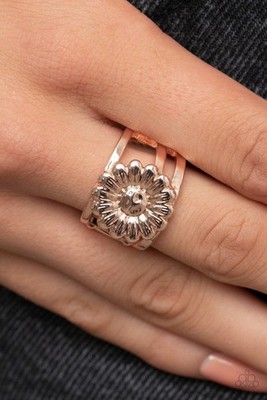 Paparazzi Jewelry Ring  Roadside Daisies  Rose Gold Stretchy New