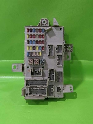 04 05 06 CAMRY INTERIOR FUSE BOX OEM 4683-8