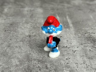 Ü Ei Schiri Schlumpf Gesicht stark verformt/eingedrückt TOP RAR