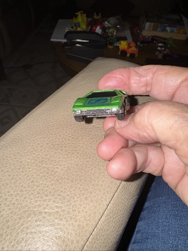 Unbranded green Lamborghini - Picture 5 of 5