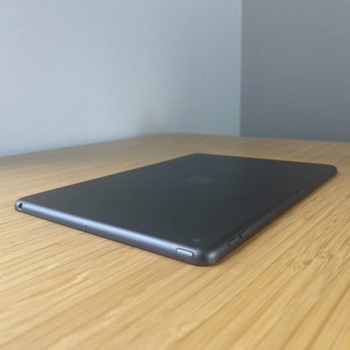 Apple iPad 8th Generation 10.2-inch, 32GB, Wi-Fi - Space Grey (A2270) - Picture 6 of 7
