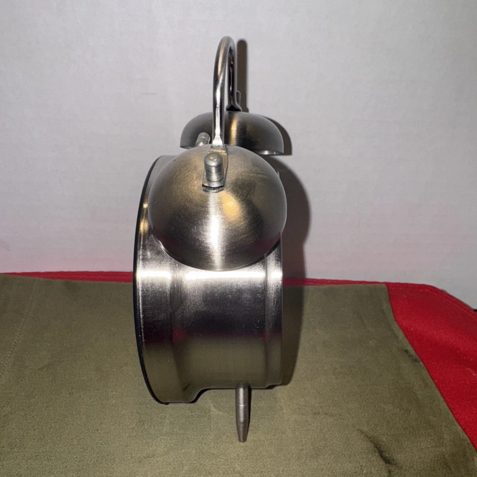 Old Fashioned Sharp Quartz Model SPC800 Alarm Clock Silver Twin Bells - Tested - Image 3 of 4