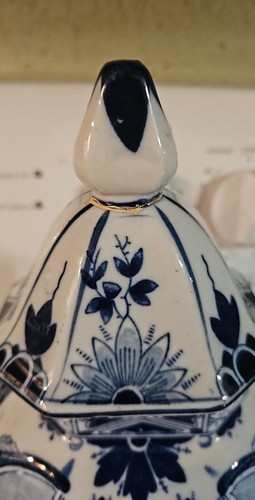 Vintage Delft Blue Lidded Canister – Hand-Painted Floral Holland Ginger Jar 13” - Picture 6 of 6