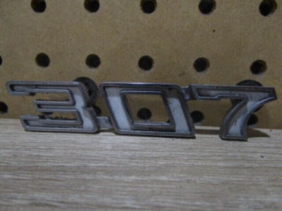 Vintage Chevrolet 307 Fender Emblem Badge #P3968537 Left OEM | eBay