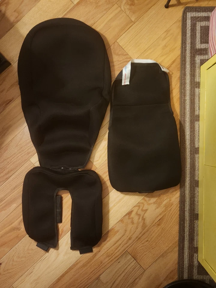 Cubierta de malla espaciadora de asiento de salto CoverKing para GMC Sierra 1500 Chevy Silverado 2020 Foto 4 de 4