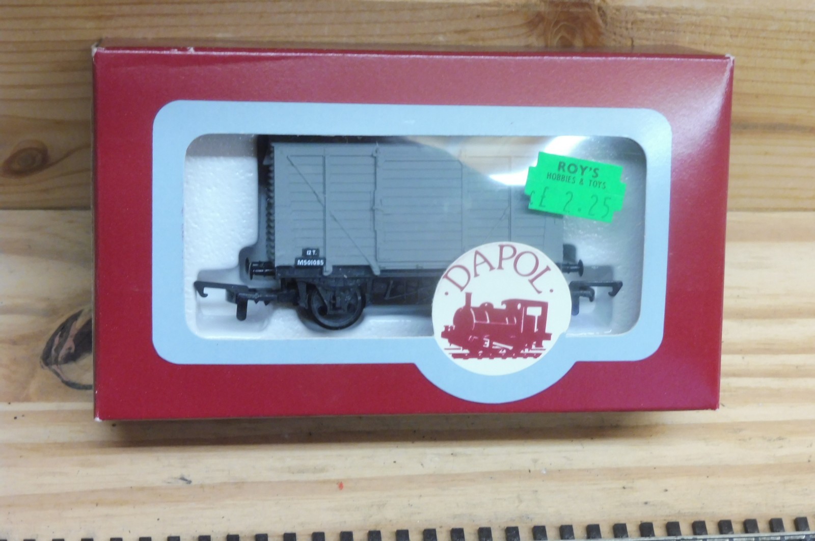 DAPOL B22 B R 12TON SINGLE VENT VAN M501085 LIGHT GREY 00 GAUGE NEW EBay