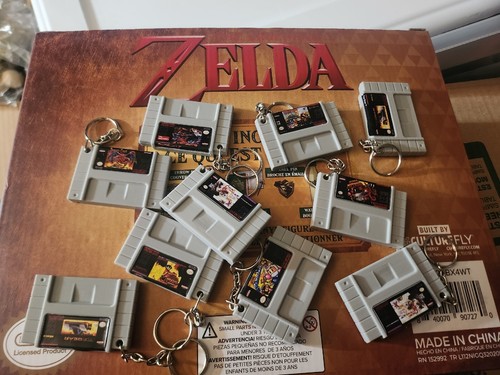 Super Nintendo Mini Cartridge Keychain Donkey Kong, Top Gear - Picture 2 of 3