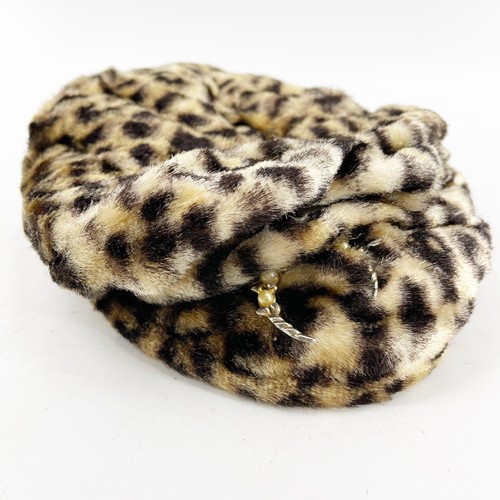 Vintage Women's Cheetah Print Faux Fur 