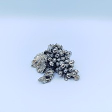 Uva laminata in argento firmata "Marchetti"