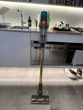 Dyson V15 Detect Cordless Vacuum Cleaner - Iron & Nickel