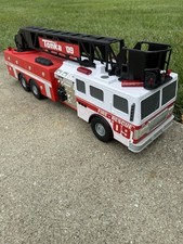 Tonka Super Sized 31" Fire Rescue 09 Truck Toy Hasbro 06730 Lights Sirens Read