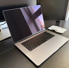 Apple MacBook Pro 16” (2021) – M1 Pro – 32 GB RAM – 512 GB SSD – Silber