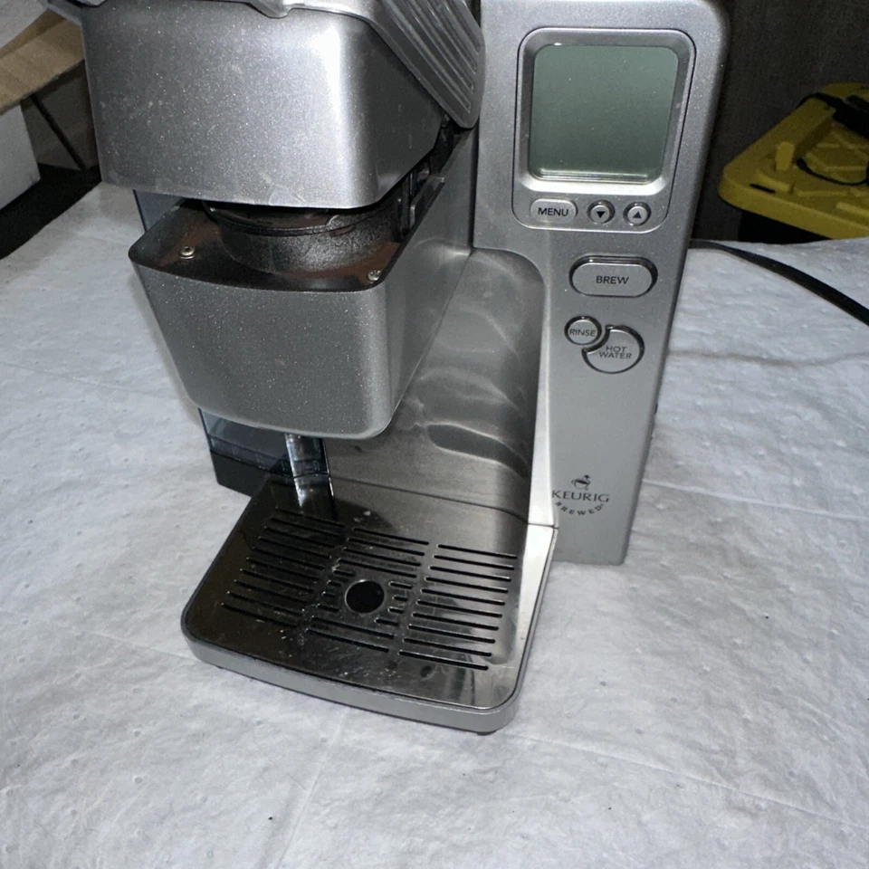 KEURIG SINGLE SERVE BREWING SYSTEM COFFEE MAKE Ss-700 - Image 3 of 4