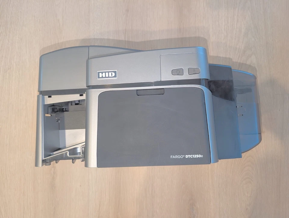 HID Fargo DTC1250e Dual Sided Full Color ID Card Printer USB No Dropped Door - Image 3 of 4