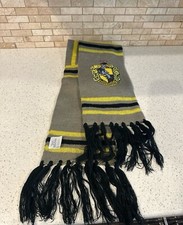 Universal Studios Wizarding World Harry Potter Hufflepuff Reversible Scarf