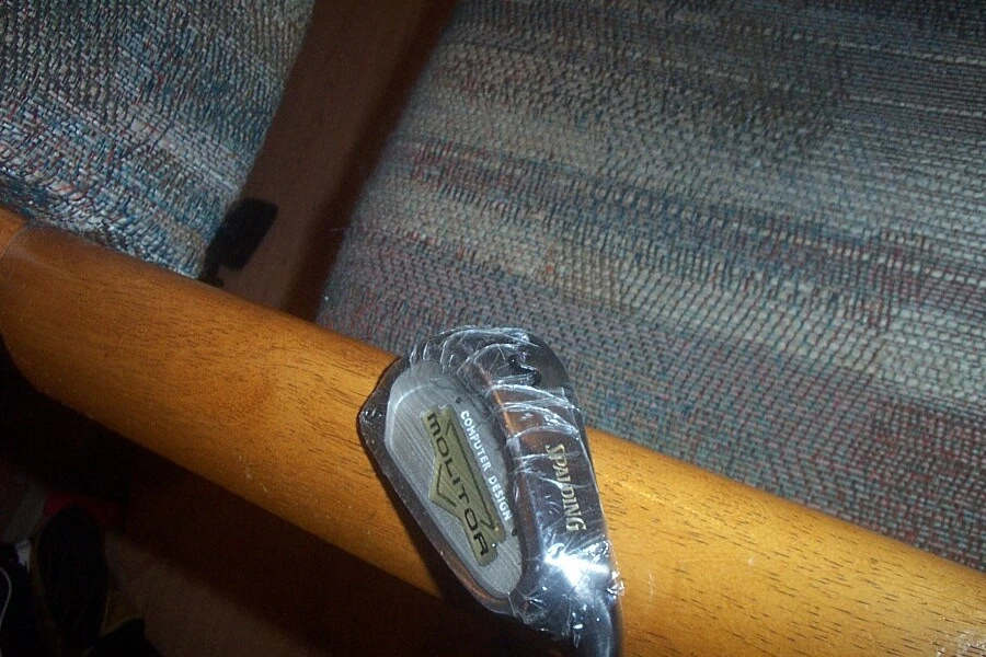 BRAND NEW Spalding Molitor Sand Wedge  SW   Graphite shaft RH  Lady - Image 2 of 2