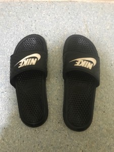used nike slides