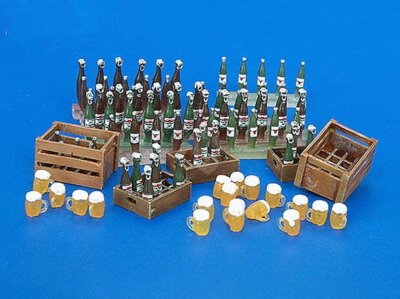 Plus Model 1/35 Assorted Beer Bottles, Beer Mugs and Crates (with Decals) 220