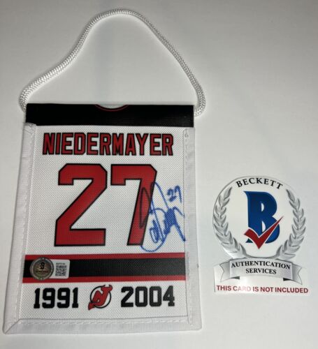 Camiseta deportiva firmada autografiada de Scott Niedermayer mini pancarta Beckett certificado de autenticidad - Imagen 1 de 4