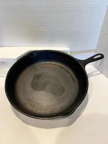 Wagner Ware No. 10 Cast Iron 11 3/4 Inch Skillet Frying Pan Vintage USA
