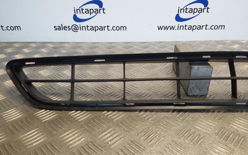 Honda CR‑V Mk4 2013‑2018 Front Bumper Lower Center Grille 71109‑T1GA‑G0 - Picture 2 of 6
