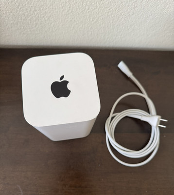 APPLE AirPort Extreme Base Station Wireless Router Model A1521 With Power Cord