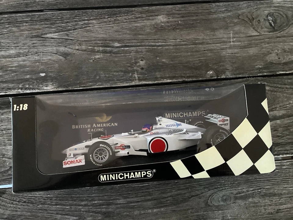 JACQUE VILLENEUVE MINICHAMPS 1:18 SCALE BAR HONDA #22 MINT CONDITION - Image 4 of 4