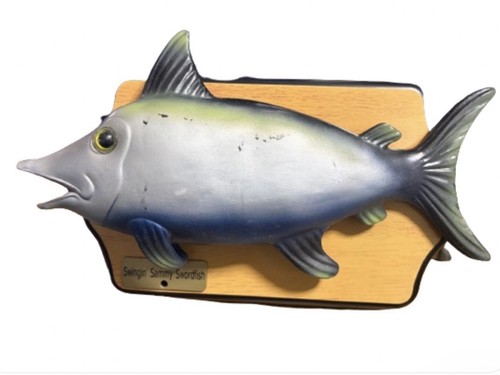 VIDEO Vintage Gemmy Swinging Sammy Swordfish Big Mouth Billy Bass 2000s Y2K Gift