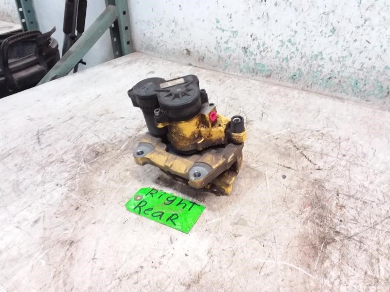 2018 MASERATI LEVANTE Passenger Side Rear Brake Caliper W/Bracket and Park Brake