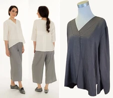 NWT $168 NICHE by NILGUN DERMAN L Deep Brown V-Neck Slit Hem Top