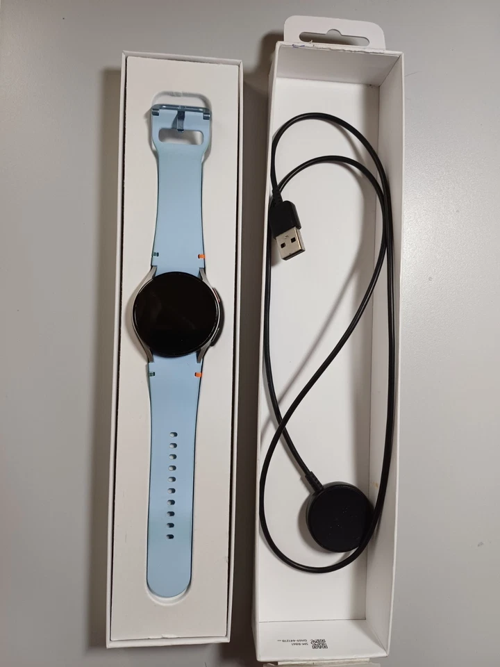 Samsung Galaxy Watch FE, photo 1 of 5