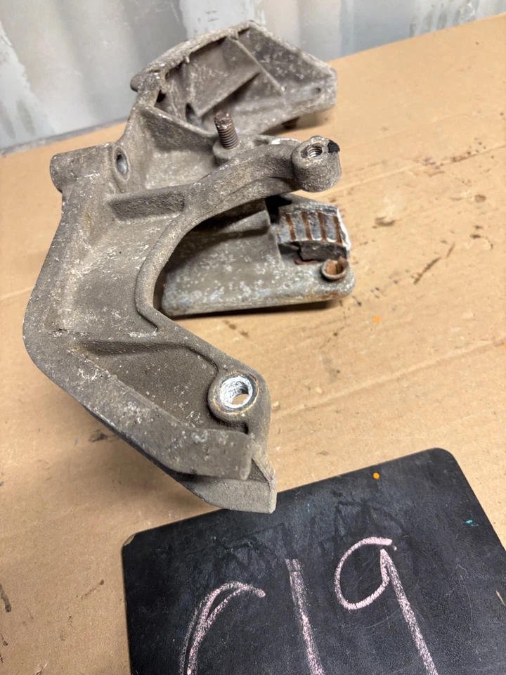 1987 1991 1992 94 1995 FORD F250 F350 F150 4.9 300 I6 SUPORTE DE MONTAGEM ALTERNADOR - Imagem 2 de 4