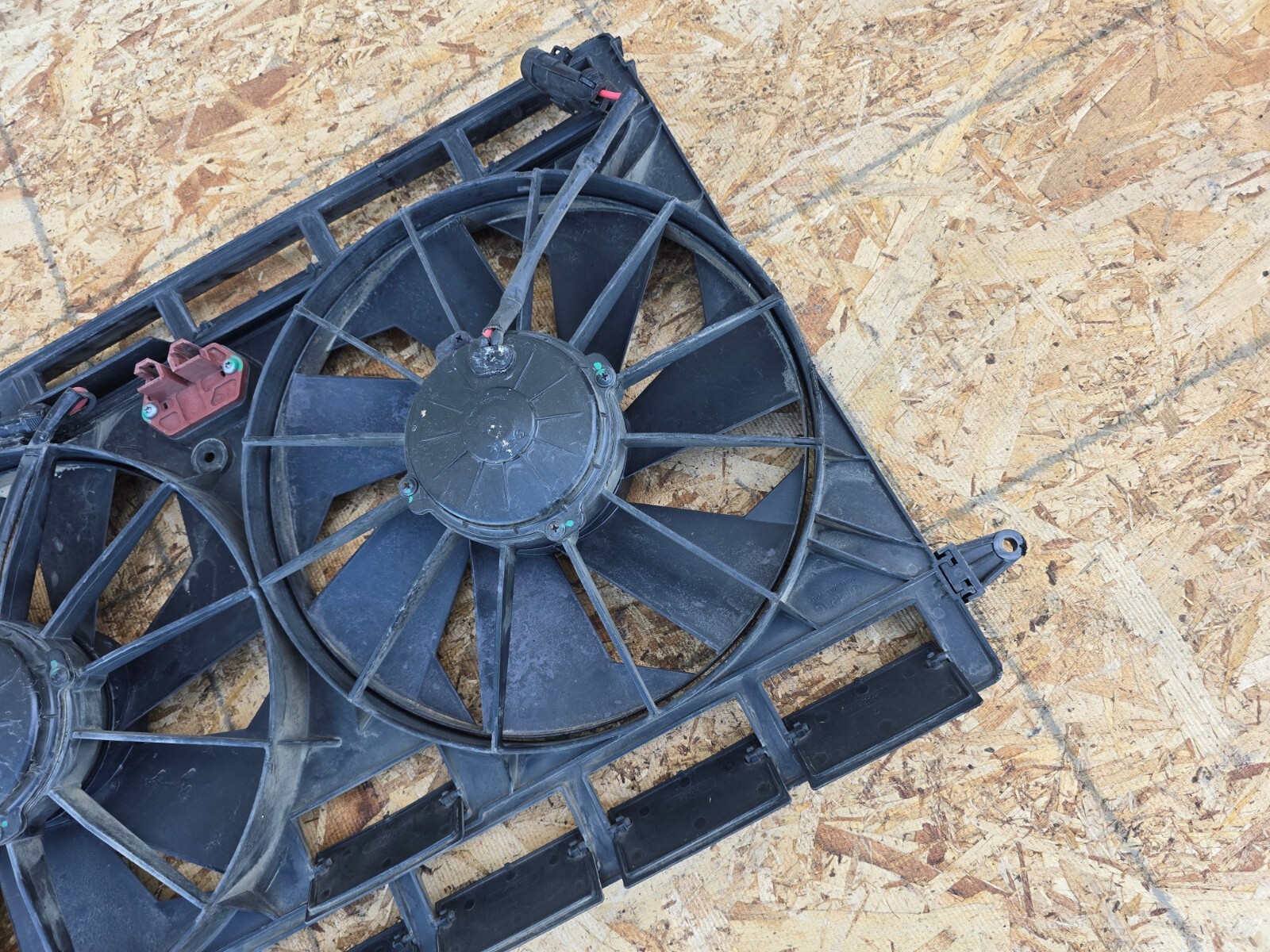 ENGINE COOLING RADIATOR FAN ASSEMBLY OEM 03-19 MASERATI GRANTURISMO QUATTROPORTE