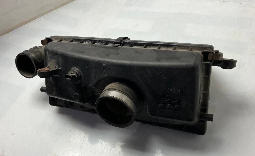 2002-2003 SUBARU IMPREZA AIR INTAKE FILTER BOX P/N PP-T40 GENUINE OEM PART - Image 4 of 4