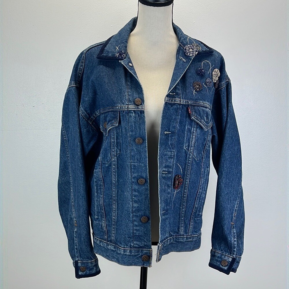 Vintage Levi’s denim jacket professionally custom embroidered & sewn mens small