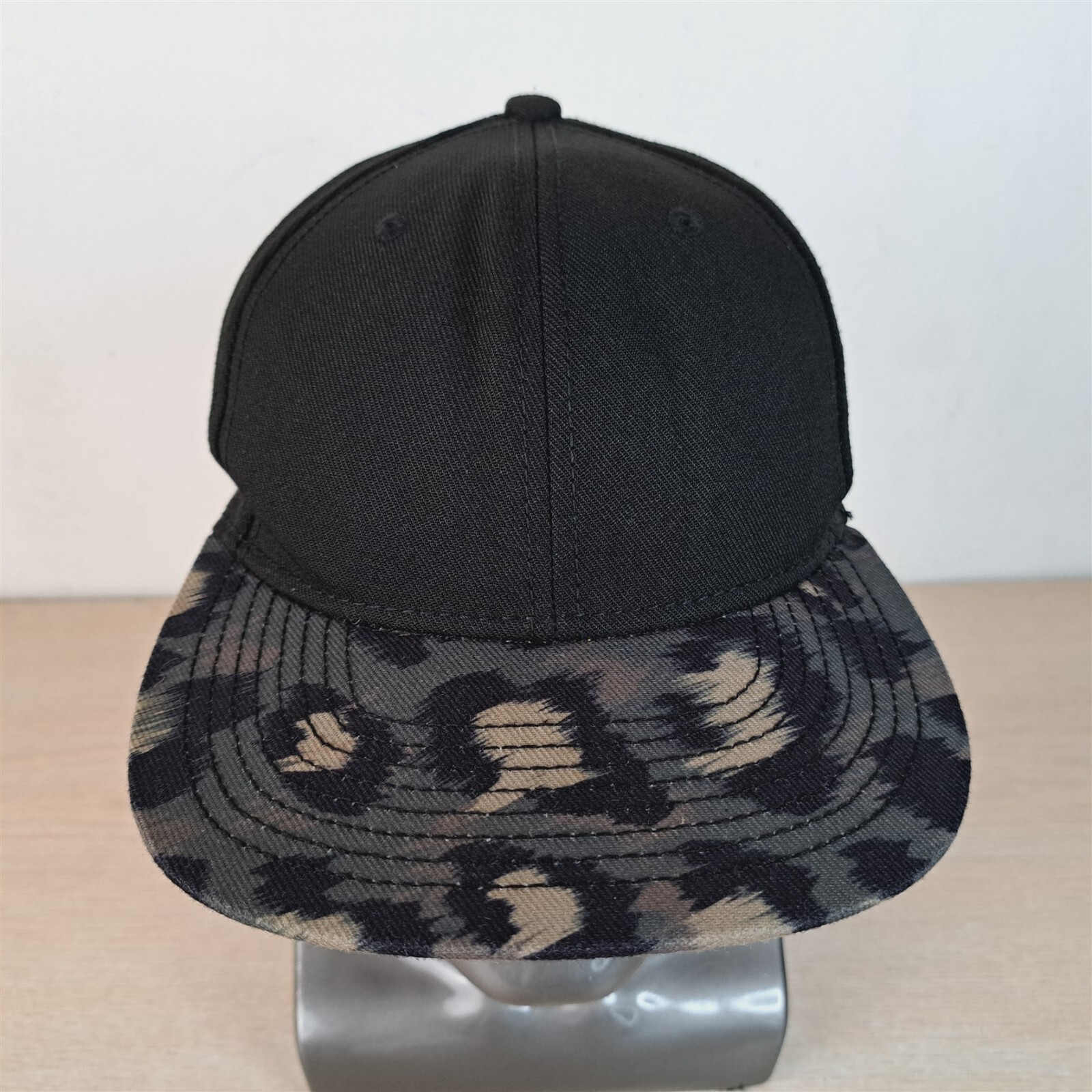 NO BOUNDARIES LEOPARD PRINT ADJUSTABLE SNAPBACK B… - image 2