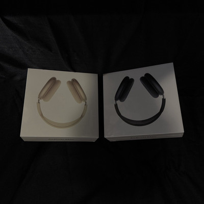 Apple AirPods Max Over-Ear Wireless Bluetooth Headphones w/ Mic Black Gold