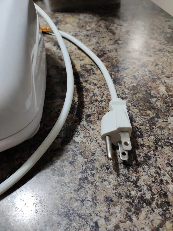 KitchenAid 4-Speed Blender Motor Base KSB540ER0 Empire Red - Image 3 of 4