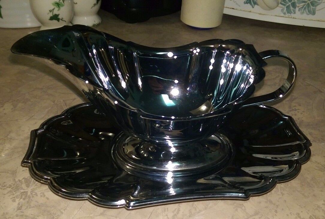Gourmates Glo Hill Chrome Gravy Boat With Saucer