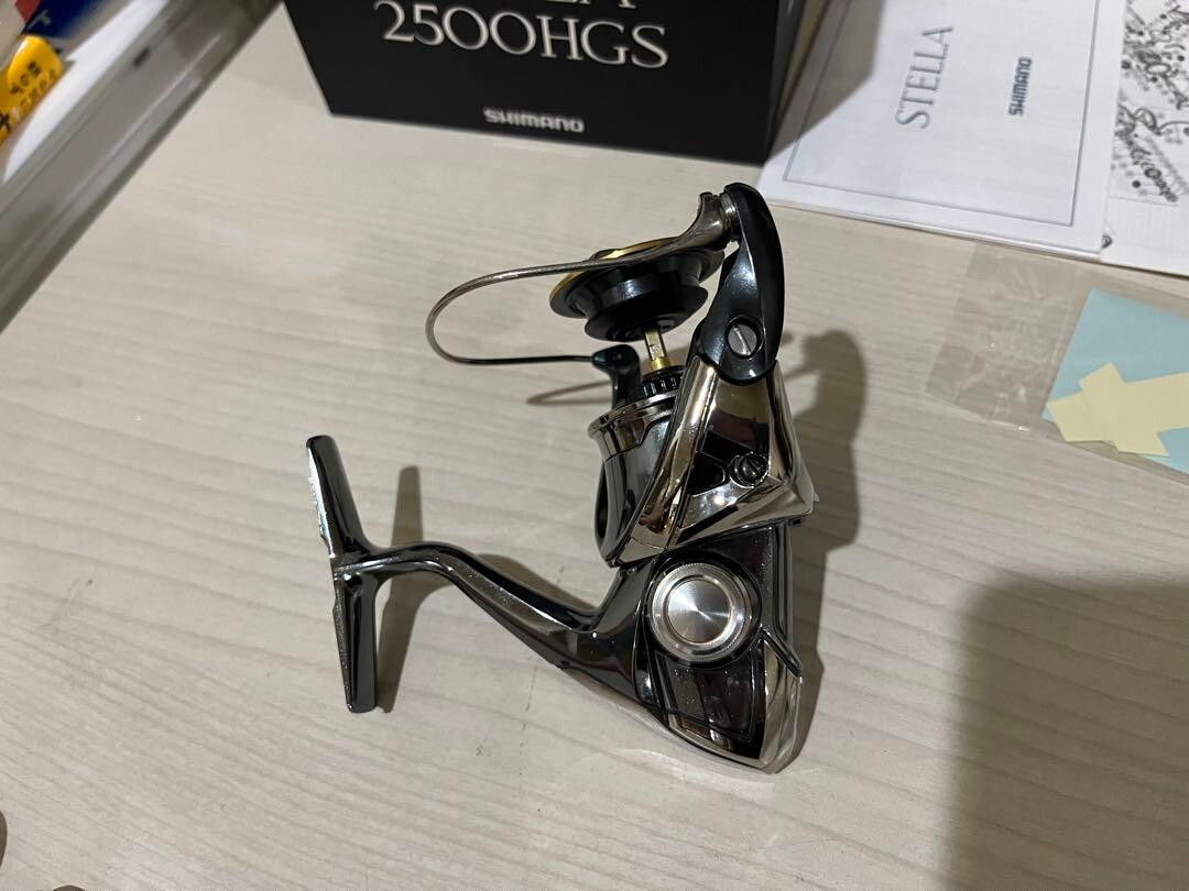 SHIMANO シマノ 14 STELLA C2500HGS 元箱付き Shimano 14 Stella C2500HGS Spinning Reel w/Box Soft case