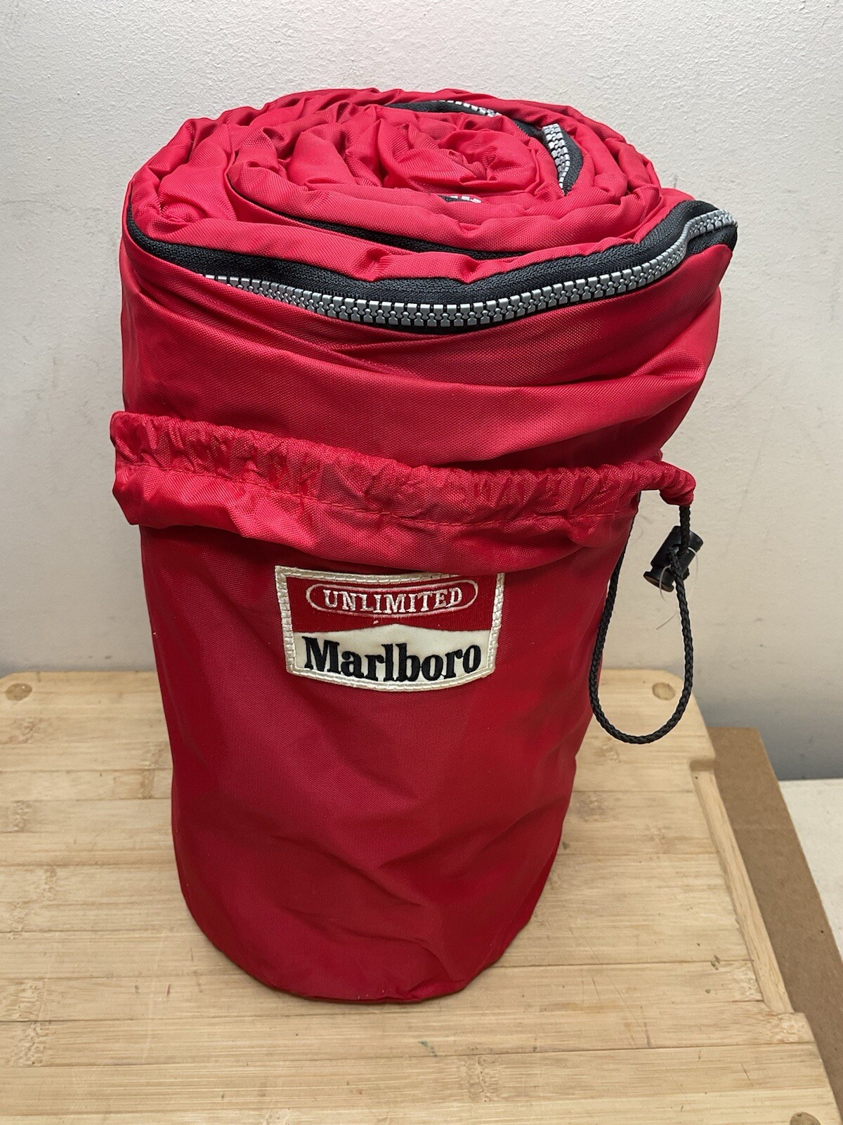 Vintage Marlboro Unlimited Sleeping Bag Camping Gear Red Black Shelf 2
