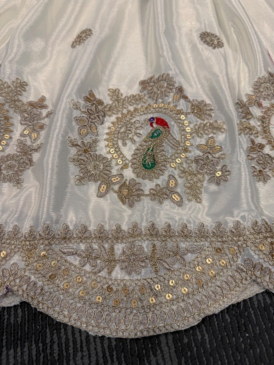 OFF WHITE Abito da sposa in seta chinon bianco sporco con dupatta per donna