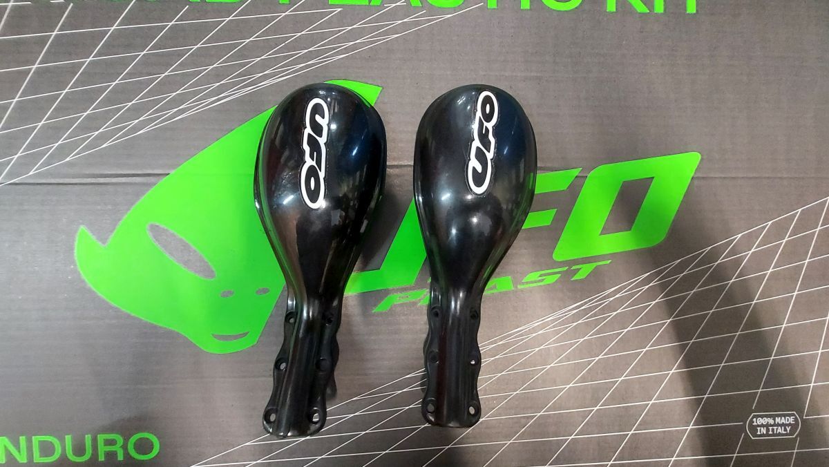 Protège-mains handbars noirs pour moto cross et quad de route
