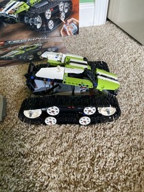 LEGO TECHNIC: RC Tracked Racer (42065)